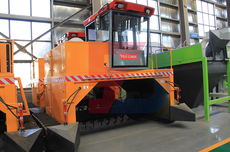 有機肥履帶式翻堆機