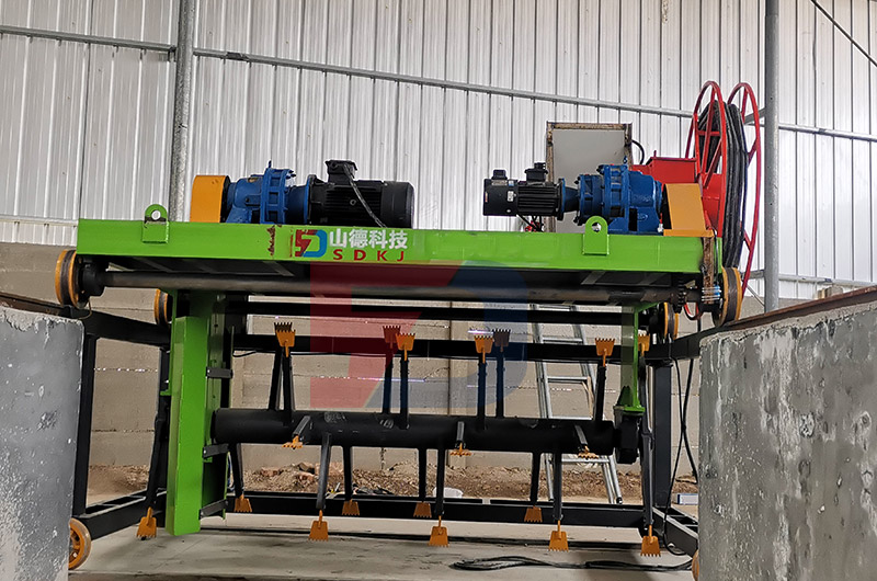 有機(jī)肥翻堆機(jī)