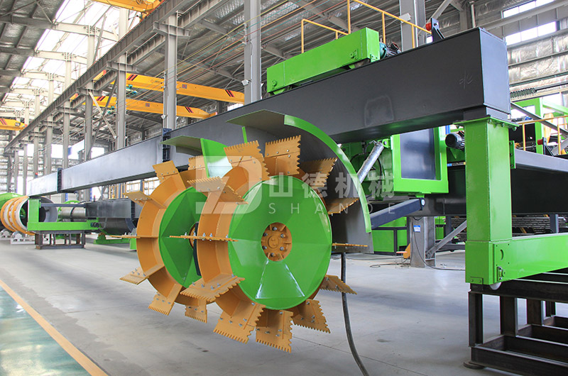 牛糞有機(jī)肥移動式輪盤翻拋機(jī)