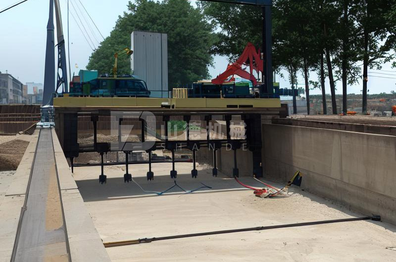 有機(jī)肥槽式翻堆機(jī)