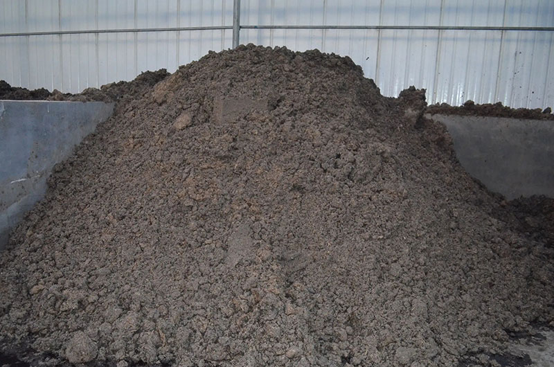 雞糞發(fā)酵制作有機(jī)肥好不好