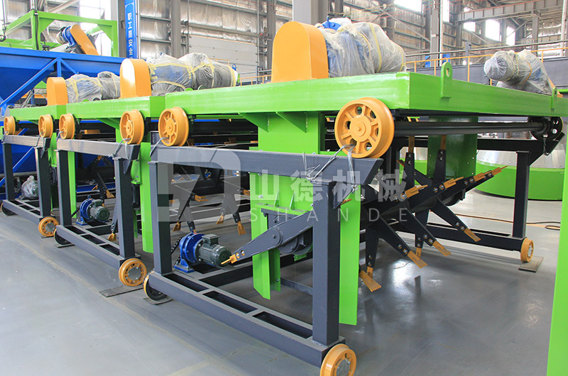 雞糞有機肥發(fā)酵選擇槽式翻拋機