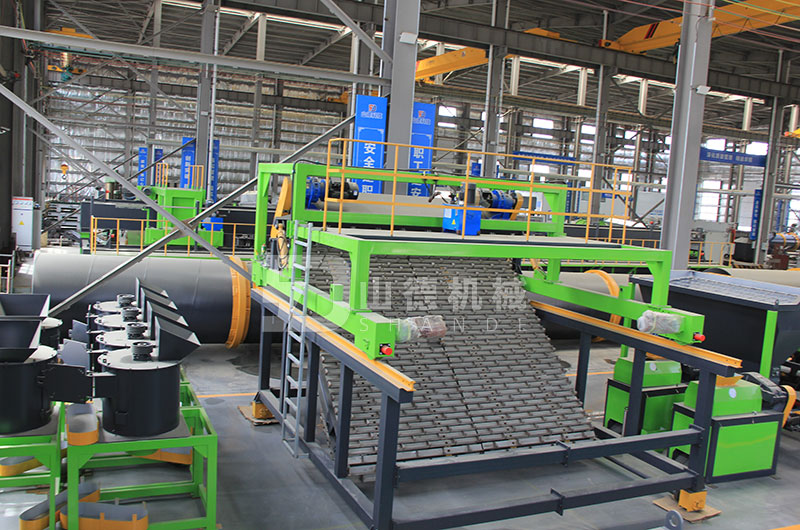 有機(jī)肥鏈板式翻拋機(jī)