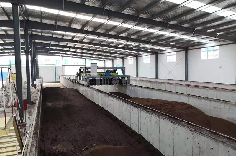 畜禽糞污發(fā)酵翻堆處理工藝