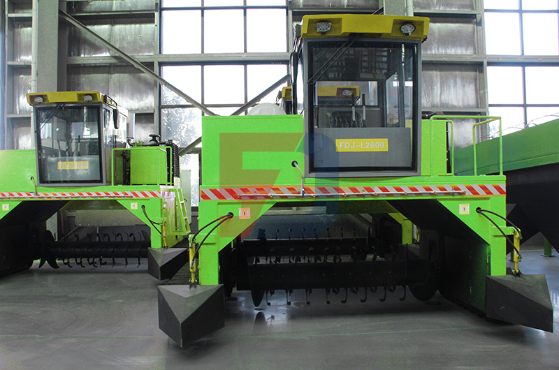 履帶式翻拋機(jī)設(shè)備