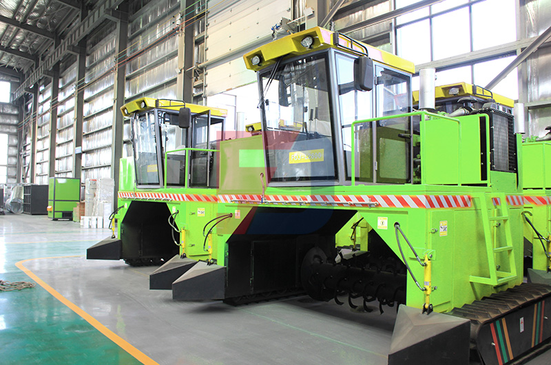 履帶式翻拋機(jī)設(shè)備